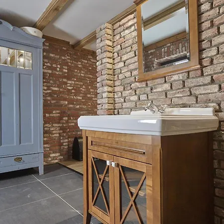 De Hoeve Iii * Hulsel